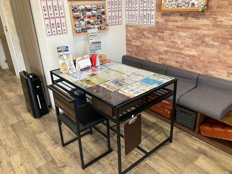 店内の商談テーブル